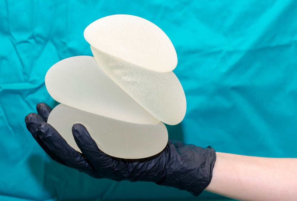 Cuidados no pós-operatório no implante de silicone